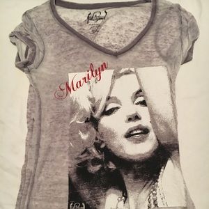 NEW MARILY MONROE V NECK LARGE